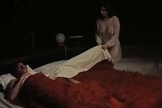 Вида Ерман оголила грудь и попу в фильме «Маскарад» фото #17