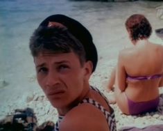 Виктория Азер засветила груль в фильме «Черные береты» фото #9