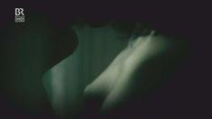 Голая грудь Виктории Варлей в фильме «Истальгия» фото #7