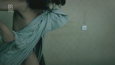 Голая грудь Виктории Варлей в фильме «Истальгия» фото #11