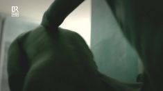 Голая грудь Виктории Варлей в фильме «Истальгия» фото #17