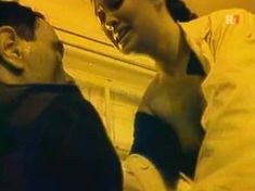 Голая грудь Виктории Лейн в фильме «Людоед» фото #14