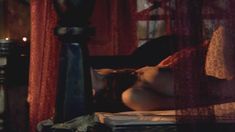 Голая грудь Виктории Райковой в сериале «Грозное время» фото #2