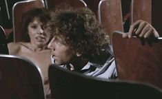 Виржини Виньон показала голую грудь в фильме «Убийственное лето» фото #4