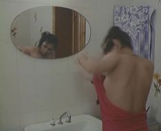 Голая грудь Вячеславы Часовой в фильме «Номер «люкс» для генерала с девочкой» фото #2