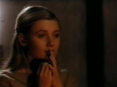 Гитте Хеннинг оголила грудь и попу в фильме «Сага о викинге» фото #8