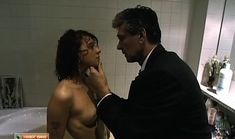 Абсолютно голая Дарья Волга в фильме «Лиса Алиса» фото #17