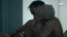 Голая грудь Дарьи Мороз в сериале «Содержанки» фото #6