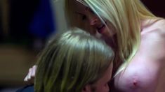 Голая грудь Джесси Джейн в фильме «Братская вечеринка» фото #3