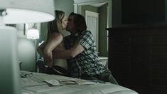 Голая грудь Джуди Грир в сериале «Шучу» фото #6