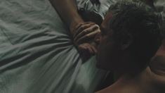 Голая грудь Джуди Грир в сериале «Шучу» фото #15