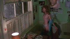 Голая грудь Джульетт Камминс в фильме «Пятница 13-е – Часть 4: Последняя глава» фото #1