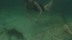 Голая попа Дианы Морозовой в фильме «Бегущая по волнам» фото #5