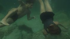 Голая попа Дианы Морозовой в фильме «Бегущая по волнам» фото #7