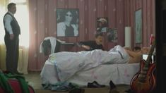 Евгения Гладий засветила голую грудь в фильме «Одинокий ангел» фото #3