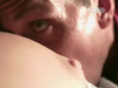 Евгения Осипова показала голую грудь в сериале «Башня»