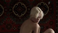 Милашка Евгения Осипова засветила грудь в сериале «Степные дети»