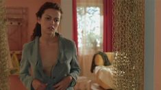 Голая грудь Евгении Трофимовой в фильме «Летний дождь» фото #7