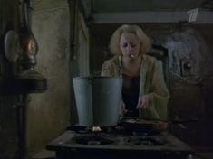 Евдокия Германова засветила грудь в фильме «Жизнь по лимиту» фото #1