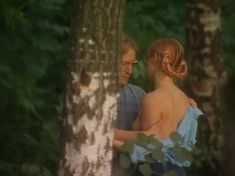 Голая грудь Екатерины Лапиной в сериале «Другая жизнь» фото #1