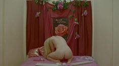 Полностью голая Екатерина Рак в фильме «Импорт-экспорт» фото #22