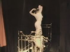 Голая грудь Елены Брагиной в фильме «Посвященный» фото #2