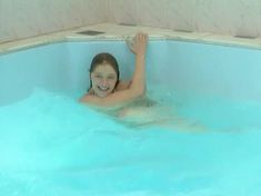 Голая попа Елены Дробышевой в сериале «Другая жизнь» фото #4