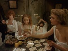 Елена Кольчугина засветила грудь в фильме «Яма» фото #3