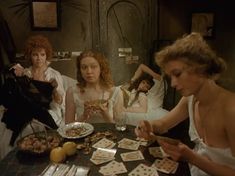 Елена Кольчугина засветила грудь в фильме «Яма» фото #4