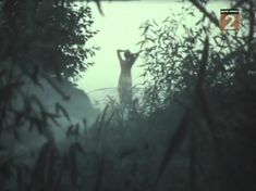 Голая попа Елены Кондратьевой в фильме «Не забудь оглянуться» фото #3