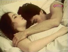 Голая грудь Елены Костиной в сериале «Случай в аэропорту» фото #1