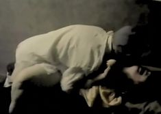 Елена Попова снялась голой в фильме «Самостоятельная жизнь» фото #10