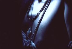 Голая грудь Елены Прокловой в фильме «Идеальное преступление» фото #1