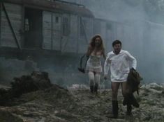 Елена Смолина засветила грудь в сериале «Конь Белый» фото #3