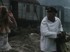 Елена Смолина засветила грудь в сериале «Конь Белый» фото #7