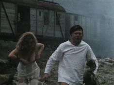 Елена Смолина засветила грудь в сериале «Конь Белый» фото #9