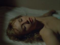 Голая грудь Елены Шевченко в фильме «Армавир» фото #1