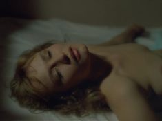 Голая грудь Елены Шевченко в фильме «Армавир» фото #2