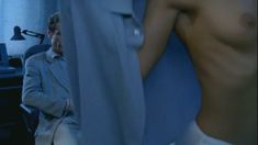 Голая грудь Елены Яковлевой в сериале «Каменская 4» фото #15