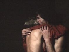 Елена Яковлева засветила грудь в фильме «Русская рулетка»