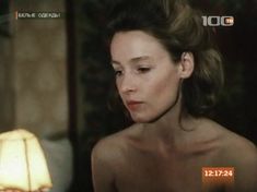 Жанна Эппле оголила грудь в сериале «Белые одежды» фото #3