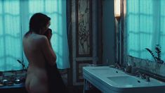 Полностью голая Жюли Соколовски в фильме «Хадевейх» фото #1