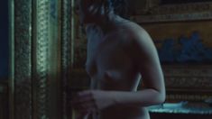 Полностью голая Жюли Соколовски в фильме «Хадевейх» фото #10