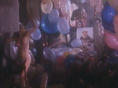 Злата Смирнова-Солодовникова показала голые сиськи в фильме «Зефир в шоколаде» фото #10