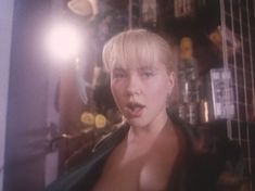 Злата Смирнова-Солодовникова показала голые сиськи в фильме «Зефир в шоколаде» фото #19