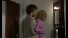 Полностью голая Зора Керова в фильме «Девушка из спального вагона» фото #1