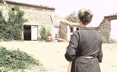 Полностью голая Изабель Аджани в фильме «Убийственное лето» фото #17