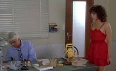 Полностью голая Изабель Аджани в фильме «Убийственное лето» фото #24