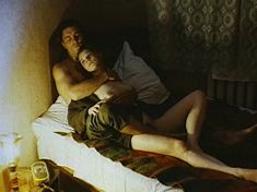 Голая грудь Илзе Дауварте в фильме «Дуплет» фото #1