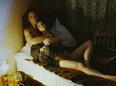 Голая грудь Илзе Дауварте в фильме «Дуплет» фото #2